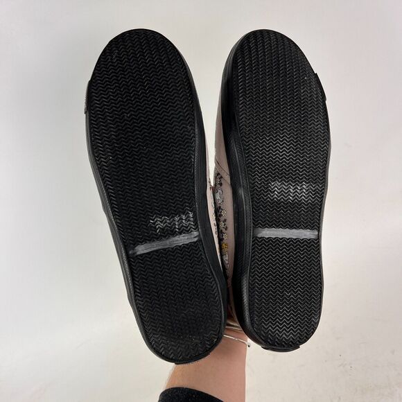 The Bradford Exchange Peanuts women's size 10 Happiness is Friendship sneakers - Picture 8 of 12